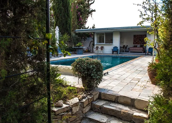 Idyllic With Private Pool Апартаменты Никосия