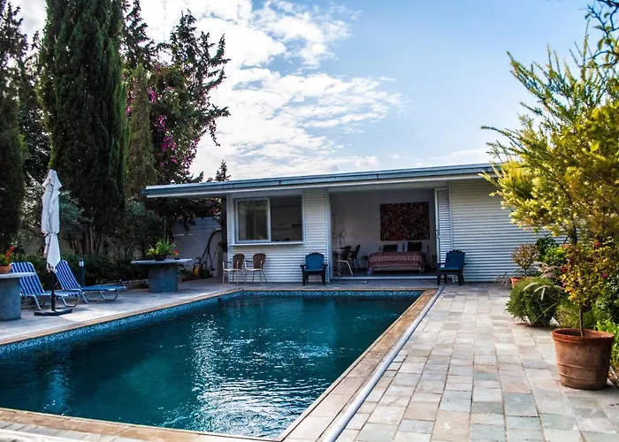 Idyllic With Private Pool * Никосия